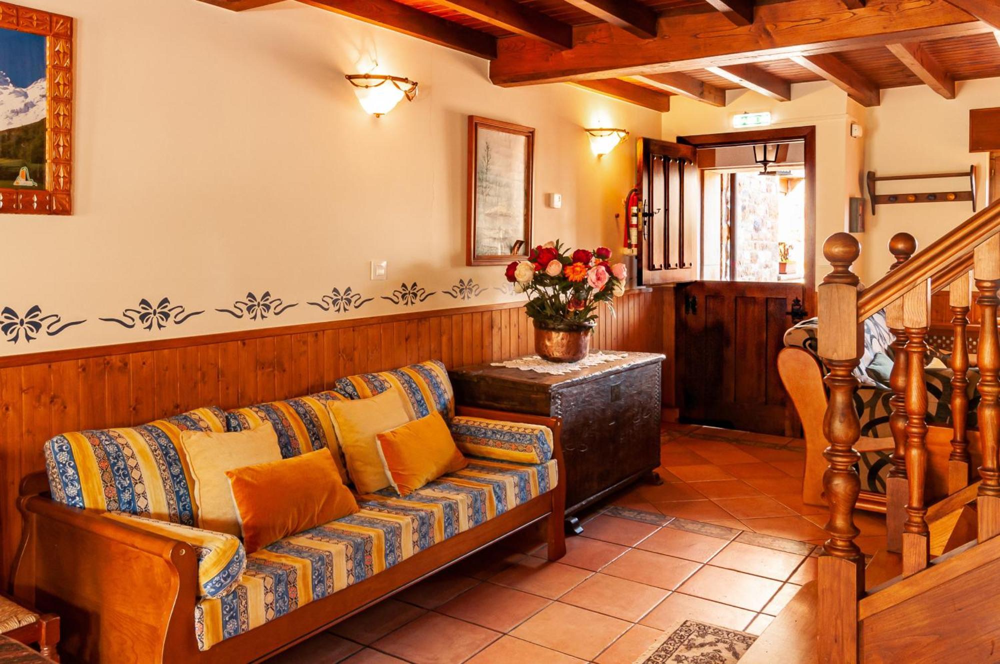 Casa Rural La Regoria กาเรญา เด กาบราเลส ภายนอก รูปภาพ