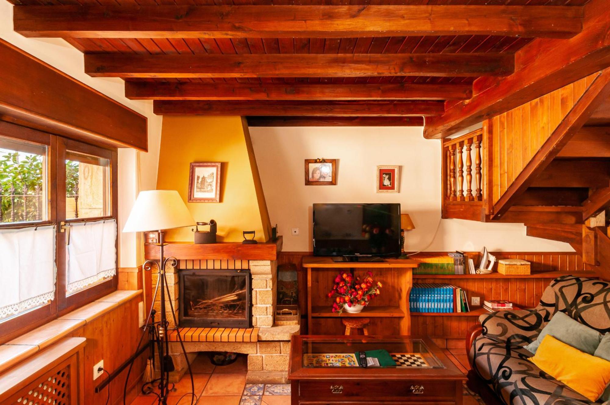 Casa Rural La Regoria กาเรญา เด กาบราเลส ภายนอก รูปภาพ