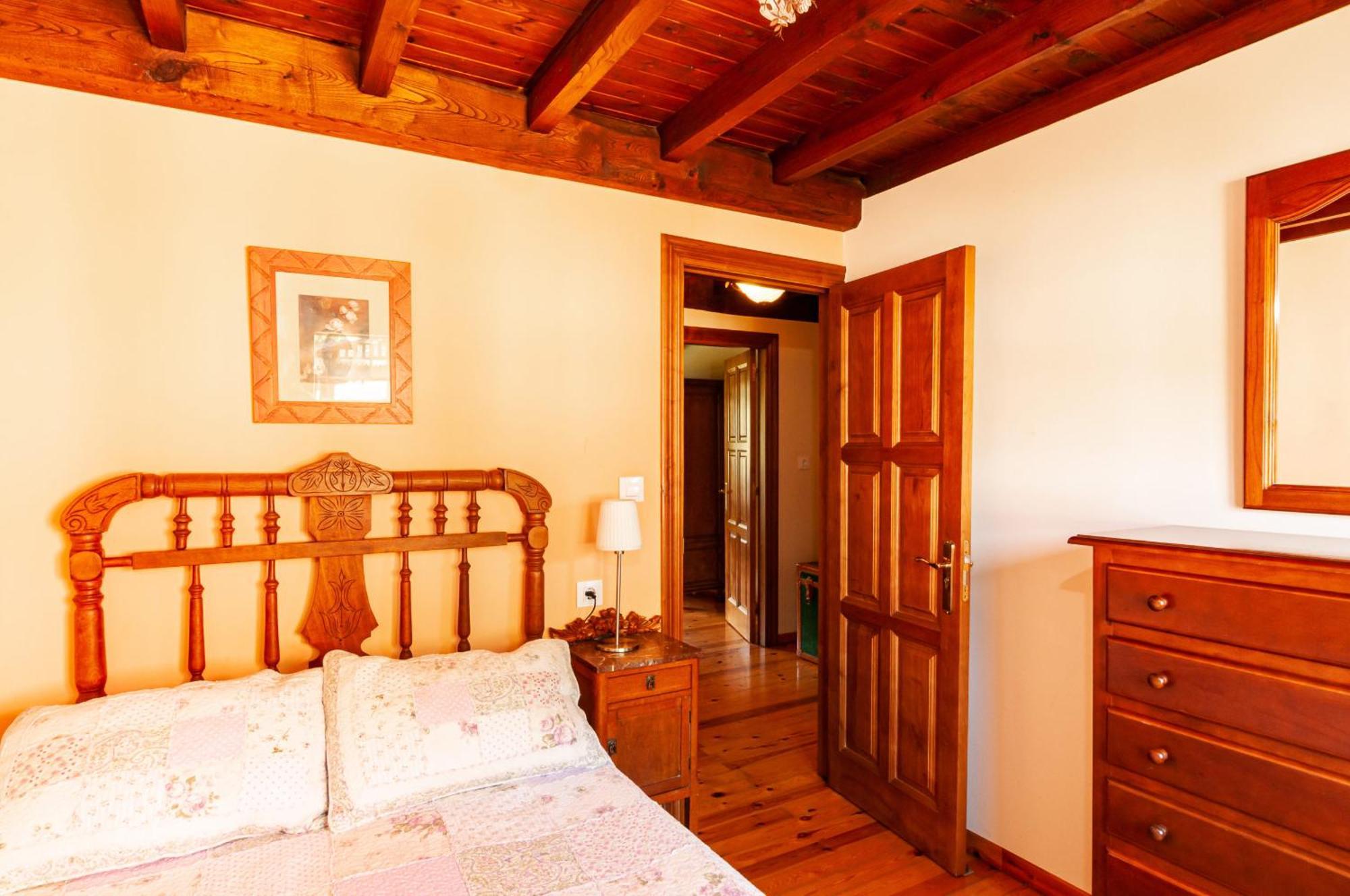 Casa Rural La Regoria กาเรญา เด กาบราเลส ภายนอก รูปภาพ
